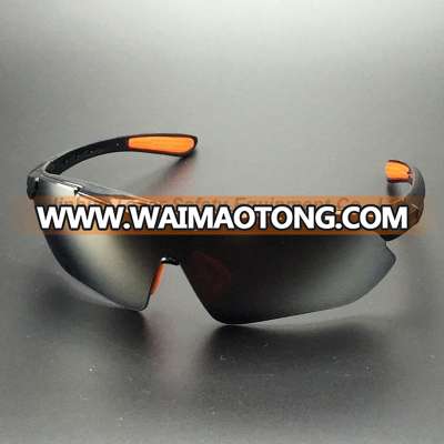 Sport Type Mirrored Lens Sunglasses (SG115)